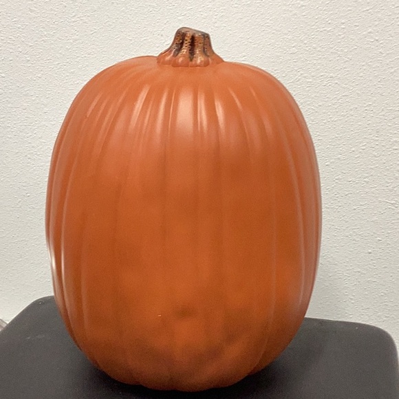 Donald trump illuminated carved pumpkin - Picture 3 of 7